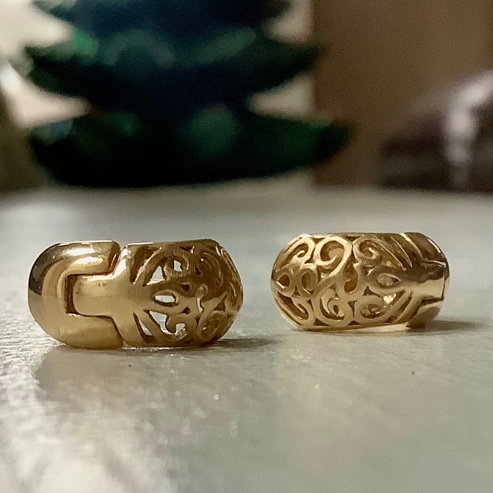 Vintage 14K Gold Chunky Filigree Huggie Earrings